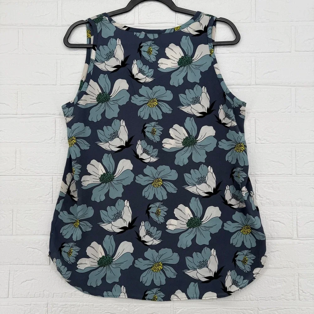 LOFT Outlet Tank Top Women Sz M Blue Floral Sleeveless Pocket Scoop Neck Blouse